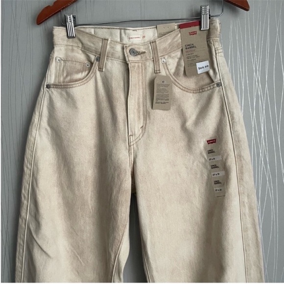 Levi's Women's Cinch Barrel Jeans - Picture 5 of 12